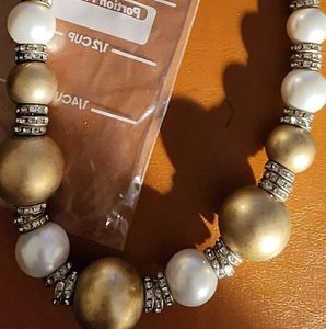 Pearl and Rhinestone Quenen Mum Choker Necklace